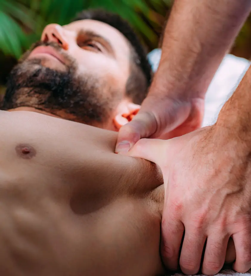 découvrez les bienfaits du massage chinois, une technique ancestrale qui favorise la relaxation, améliore la circulation sanguine et équilibre l'énergie du corps pour un bien-être optimal.