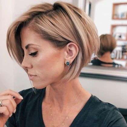 conseils et inspirations pour un relooking coiffure femme 50 ans, afin de révéler élégance et modernité à tout âge.