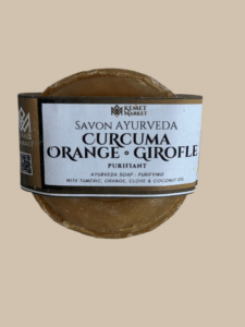 Les bienfaits du savon curcuma pour une peau de visage éclatante