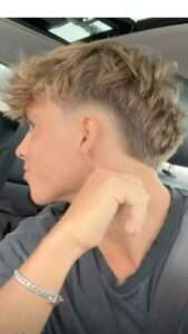 Coiffure ado garçon : les styles tendances à adopter en 2026