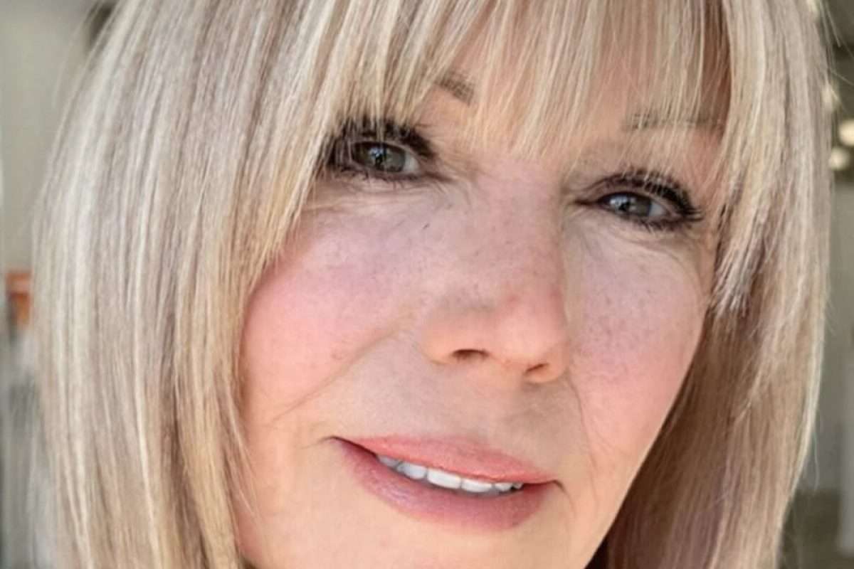 découvrez des conseils et idées de coupes courtes adaptées aux cheveux fins et clairsemés pour sublimer votre volume et votre style au quotidien.