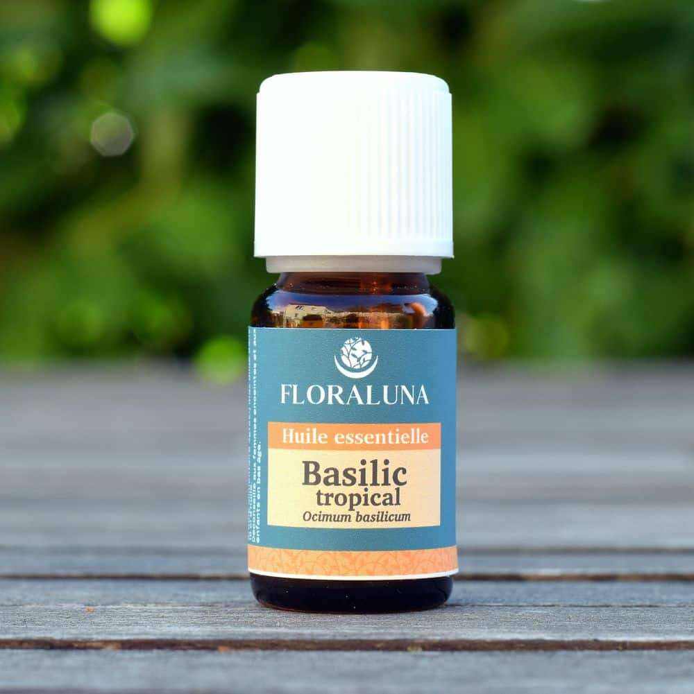 découvrez les bienfaits de l'huile essentielle de basilic tropical : propriétés apaisantes, anti-inflammatoires et stimulantes pour votre bien-être au naturel.