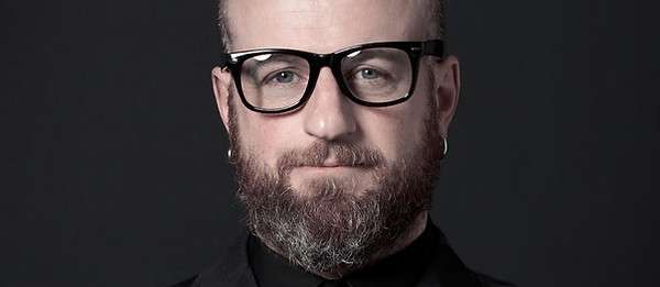 découvrez nos conseils essentiels pour entretenir une barbe poivre et sel, garder un look soigné et mettre en valeur votre style unique au quotidien.