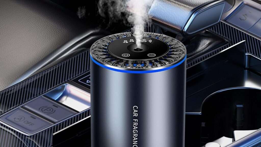 diffuseur d'huiles essentielles pour voiture - profitez d'un voyage apaisant et parfumé grâce à ce diffuseur compact et efficace, idéal pour renouveler l'air et améliorer votre bien-être en voiture.