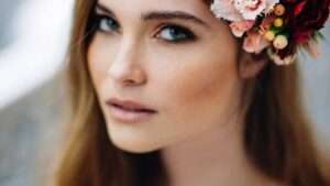 Comment choisir la couronne de fleurs idéale pour sublimer vos cheveux
