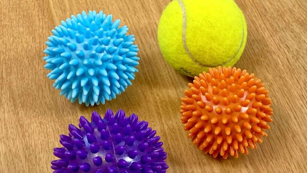 découvrez notre balle de massage, idéale pour soulager les tensions musculaires, améliorer la circulation sanguine et favoriser la relaxation profonde.
