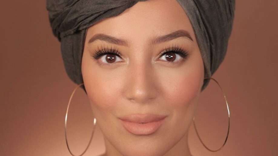 découvrez nos astuces et idées pour sublimer votre look avec le turban. guide complet de styling pour toutes les occasions.