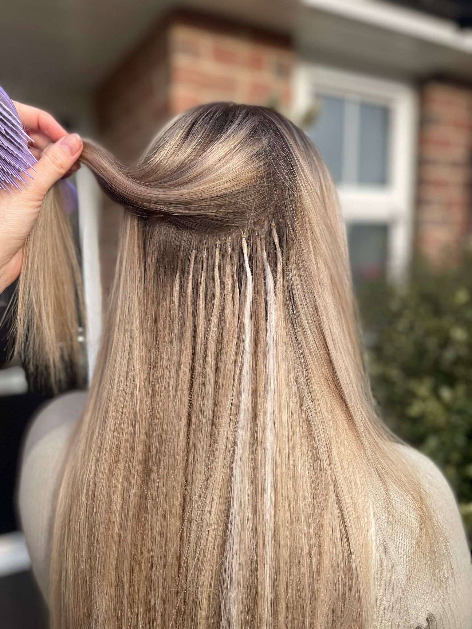 découvrez notre sélection d'extensions de cheveux de haute qualité pour un look naturel et une longueur parfaite. faciles à poser et confortables à porter.