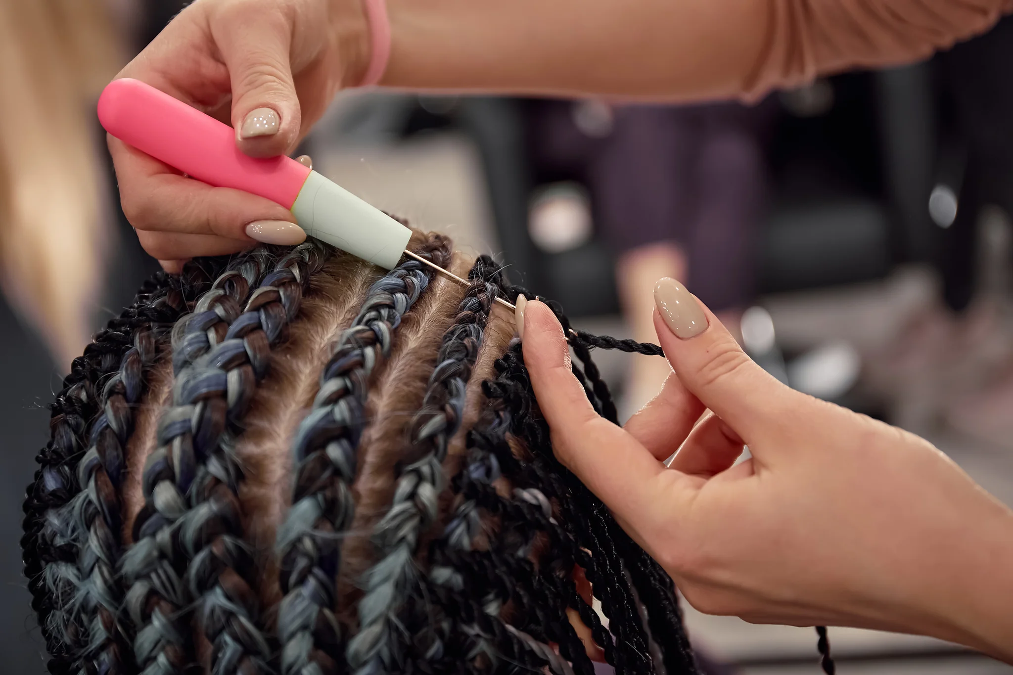 découvrez l'art du hair weaving pour transformer votre coiffure avec des extensions naturelles et volumineuses. obtenez un look élégant et personnalisé en toute simplicité.
