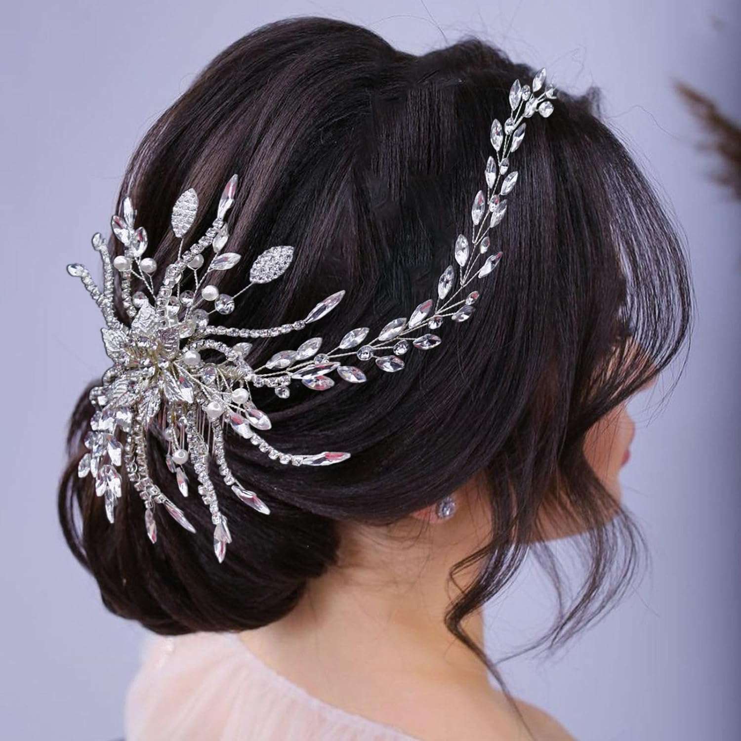 découvrez notre sélection d'accessoires pour coiffures de mariage, parfaits pour sublimer votre look le jour j avec élégance et raffinement.