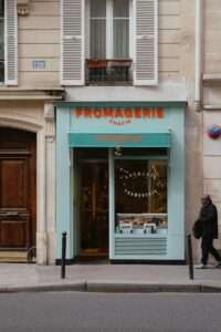 Fromagerie à Niort : le guide pour découvrir les meilleurs fromages du terroir